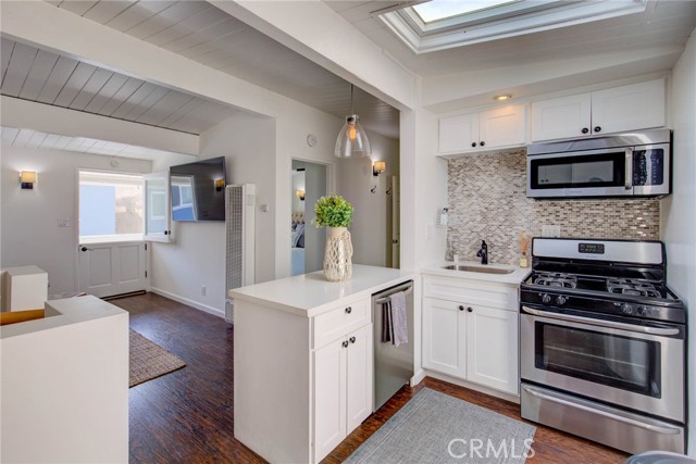 Detail Gallery Image 11 of 26 For 217 35th Pl #B,  Manhattan Beach,  CA 90266 - 2 Beds | 1 Baths