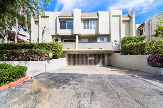 Detail Gallery Image 19 of 23 For 11744 Moorpark, Studio City,  CA 91604 - 2 Beds | 2/1 Baths