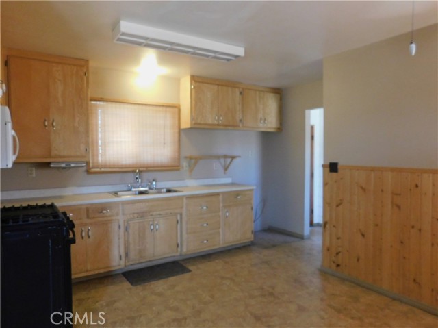 Detail Gallery Image 4 of 30 For 16873 Alexander, Edwards,  CA 93523 - 3 Beds | 2 Baths