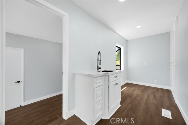 220 W Highland Avenue, Redlands CA: https://media.crmls.org/medias/f7ca3cc7-0901-482d-b4af-9f94b4d981e6.jpg