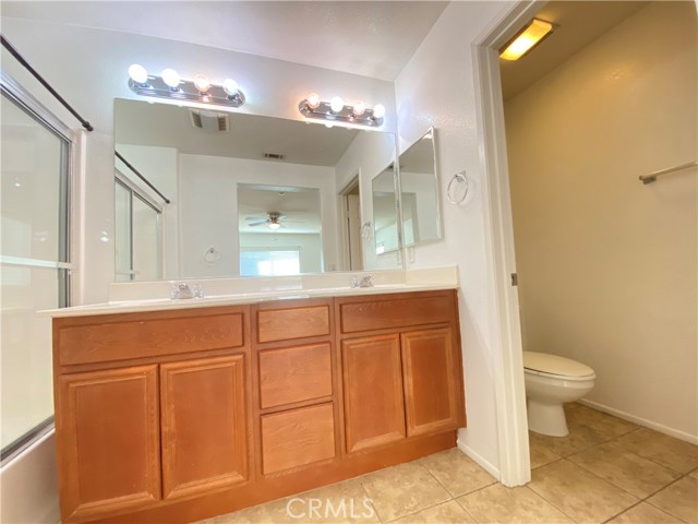 Image 16 of 21 For 15605 Lasselle Street 6