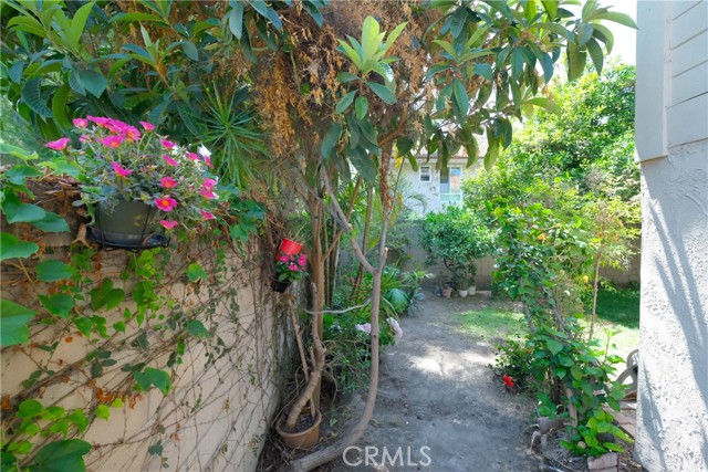16329 Cherry Fall Lane, Cerritos CA: https://media.crmls.org/medias/f7cae989-e63f-4065-a5f2-89f7728b2c85.jpg