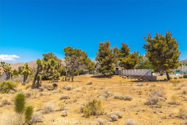 9124 Joshua Lane, Yucca Valley CA: https://media.crmls.org/medias/f7cb3149-7a3d-47a6-a2b4-86bb7873a39f.jpg