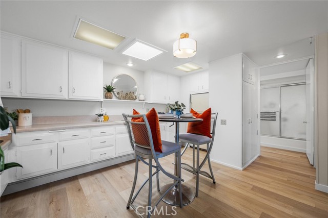 13061 Oak Hills Drive, Seal Beach CA: https://media.crmls.org/medias/f7cc49f1-55b3-4288-9e6d-43e14e9f182d.jpg