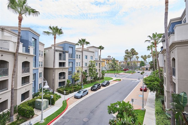 2312 Scholarship, Irvine CA: https://media.crmls.org/medias/f7cc72c9-9e08-4cb2-a650-de345df93418.jpg