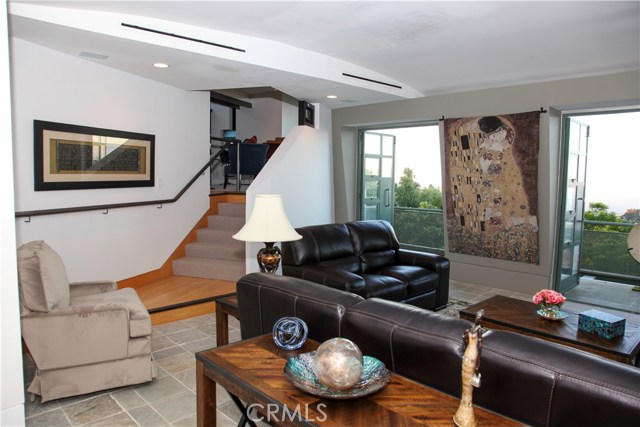 Detail Gallery Image 16 of 53 For 3807 Crest Rd, Rancho Palos Verdes,  CA 90275 - 5 Beds | 6/1 Baths