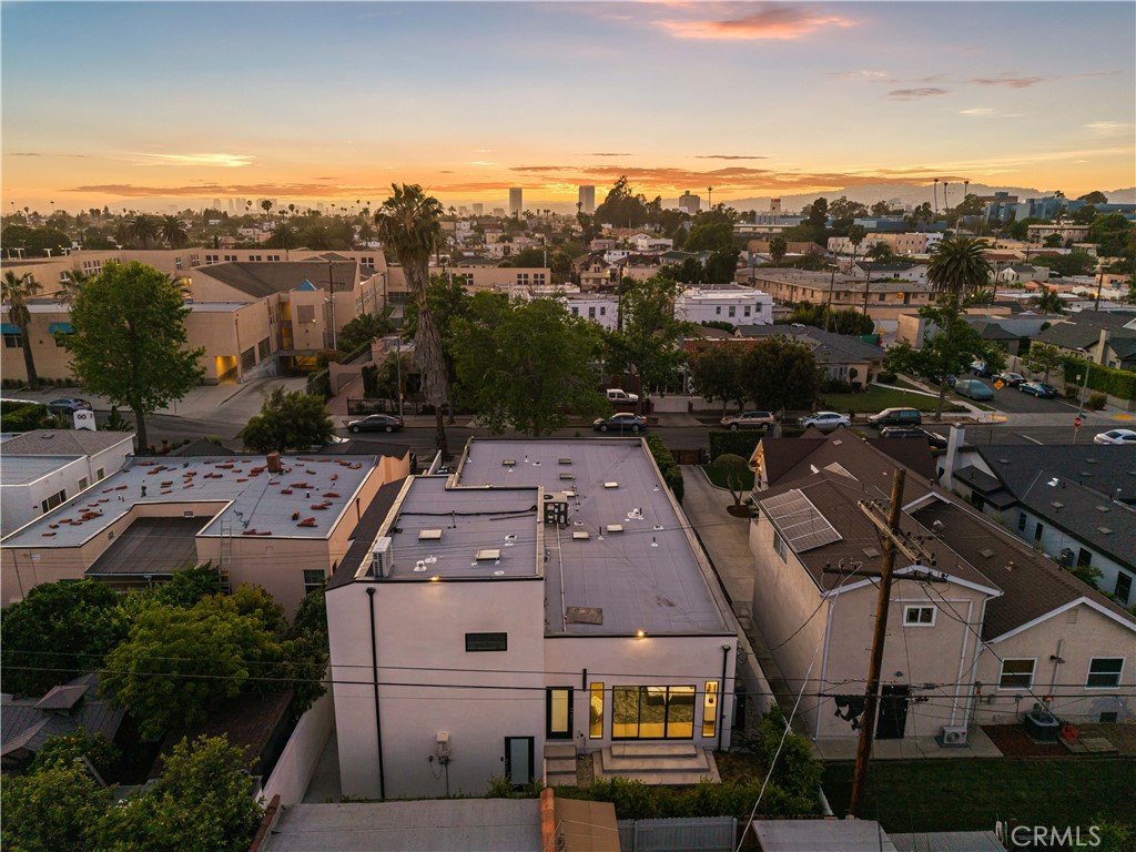 https://media.crmls.org/medias/f7cca5bf-6182-4020-b94a-e7de07b139e8.jpg?preset=X-Large