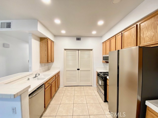 Detail Gallery Image 22 of 31 For 218 Chaumont Cir, Lake Forest,  CA 92610 - 2 Beds | 2 Baths