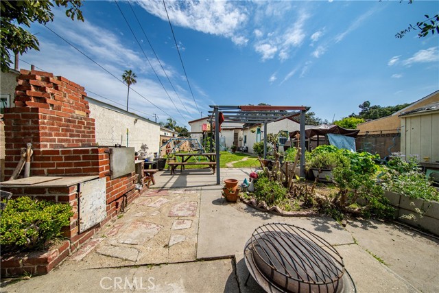 2471 Hayes Avenue, Long Beach, California 90810, 2 Bedrooms Bedrooms, ,1 BathroomBathrooms,Single Family Residence,For Sale,Hayes,SR24058906