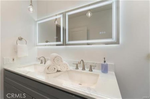 5840 White Oak Avenue, Encino CA: https://media.crmls.org/medias/f7cd9058-8870-4d8a-81e7-5bf37b36741f.jpg
