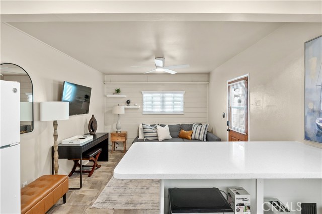 Detail Gallery Image 13 of 20 For 58 10th Ct #B,  Hermosa Beach,  CA 90254 - 1 Beds | 1 Baths