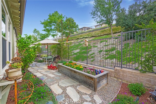 112 Cerrero Court, Rancho Mission Viejo CA: https://media.crmls.org/medias/f7cdea93-10e6-4cce-9e95-cd5ef9272a47.jpg