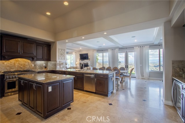 Detail Gallery Image 14 of 74 For 44195 via Horca, Temecula,  CA 92590 - 4 Beds | 3/1 Baths