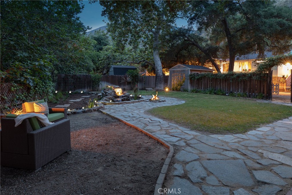 https://media.crmls.org/medias/f7ce4c4f-17f2-43d3-a592-4bccdd42958e.jpg?preset=X-Large