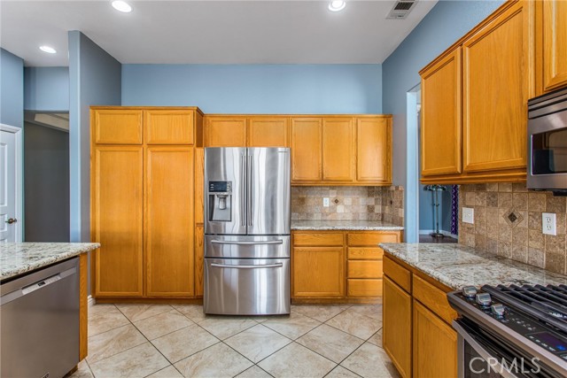 Detail Gallery Image 15 of 53 For 629 Almarie Way, Hemet,  CA 92544 - 4 Beds | 3/1 Baths