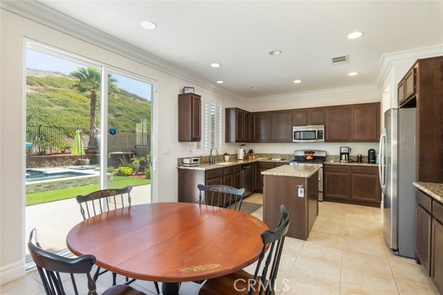 Detail Gallery Image 12 of 45 For 34130 Camelina St, Lake Elsinore,  CA 92532 - 4 Beds | 3 Baths