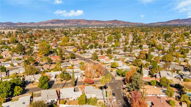 Detail Gallery Image 40 of 45 For 17900 Keswick St, Reseda,  CA 91335 - 3 Beds | 2 Baths