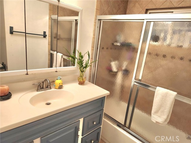 Detail Gallery Image 38 of 71 For 19755 Steinway St, Canyon Country,  CA 91351 - 3 Beds | 2 Baths