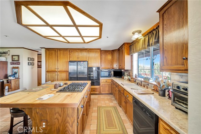11720 Honeybee Lane, Juniper Hills CA: https://media.crmls.org/medias/f7d0fc82-0d26-48ac-8cb8-03b5a63e0cd0.jpg