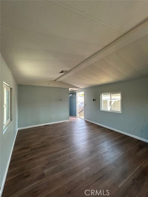 Detail Gallery Image 10 of 19 For 350 E San Jacinto #36,  Perris,  CA 92571 - 2 Beds | 2 Baths