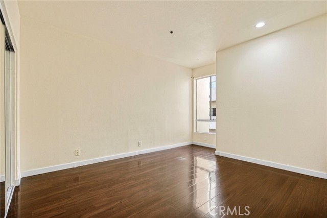 19350 Sherman Way, Reseda CA: https://media.crmls.org/medias/f7d20217-59f4-4fbc-abb1-6f6855606447.jpg