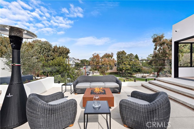 Detail Gallery Image 26 of 31 For 322 Iris Ave, Corona Del Mar,  CA 92625 - 3 Beds | 2/1 Baths