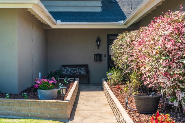 17131 Pinehurst Lane, Huntington Beach CA: https://media.crmls.org/medias/f7d20714-63fd-4117-875c-f47338398c31.jpg
