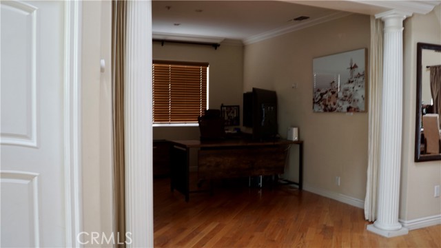 Detail Gallery Image 18 of 32 For 925 Sherlock Dr, Burbank,  CA 91501 - 3 Beds | 3 Baths