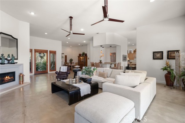 56102 Baltusrol, La Quinta CA: https://media.crmls.org/medias/f7d26cec-8895-451f-b927-329fc19aae91.jpg