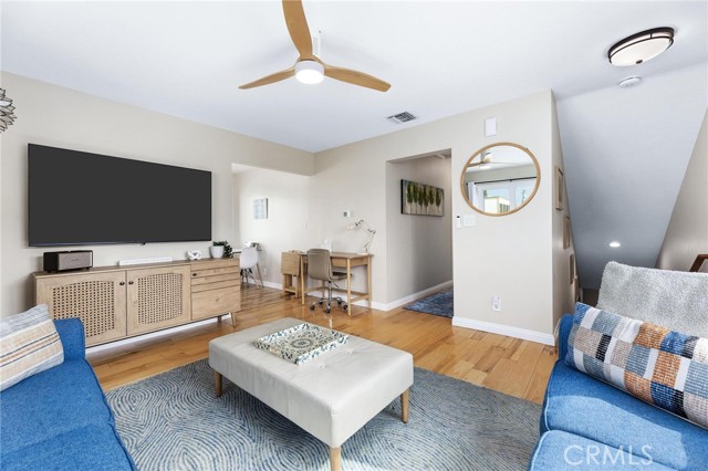 Detail Gallery Image 34 of 52 For 337 10th, Manhattan Beach,  CA 90266 - 5 Beds | 3/1 Baths