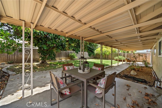 18452 Tamarind Street, Fountain Valley CA: https://media.crmls.org/medias/f7d33040-6d9b-4038-8e4c-fa3e18216f29.jpg