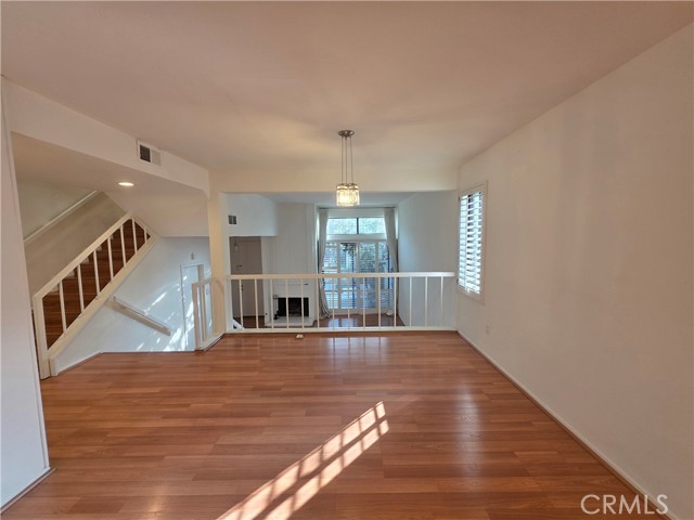 Detail Gallery Image 5 of 27 For 13963 Riverside, Sherman Oaks,  CA 91423 - 2 Beds | 2/1 Baths