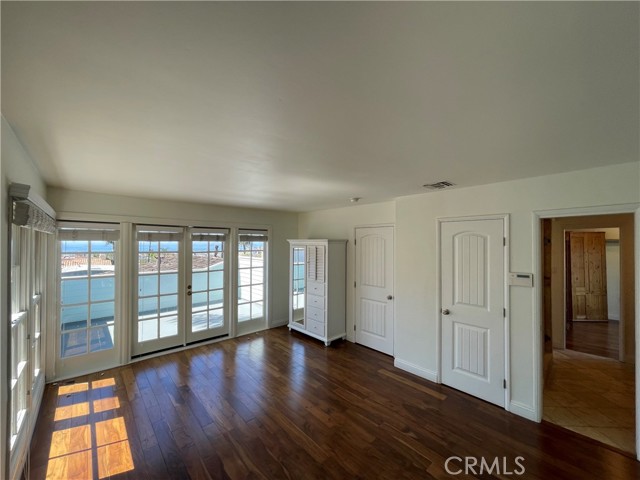 Detail Gallery Image 17 of 29 For 952 2nd. Street, Manhattan Beach,  CA 90266 - 5 Beds | 3 Baths