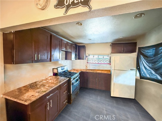 Detail Gallery Image 5 of 6 For 25508 Paloma Rd, San Bernardino,  CA 92410 - 2 Beds | 1 Baths