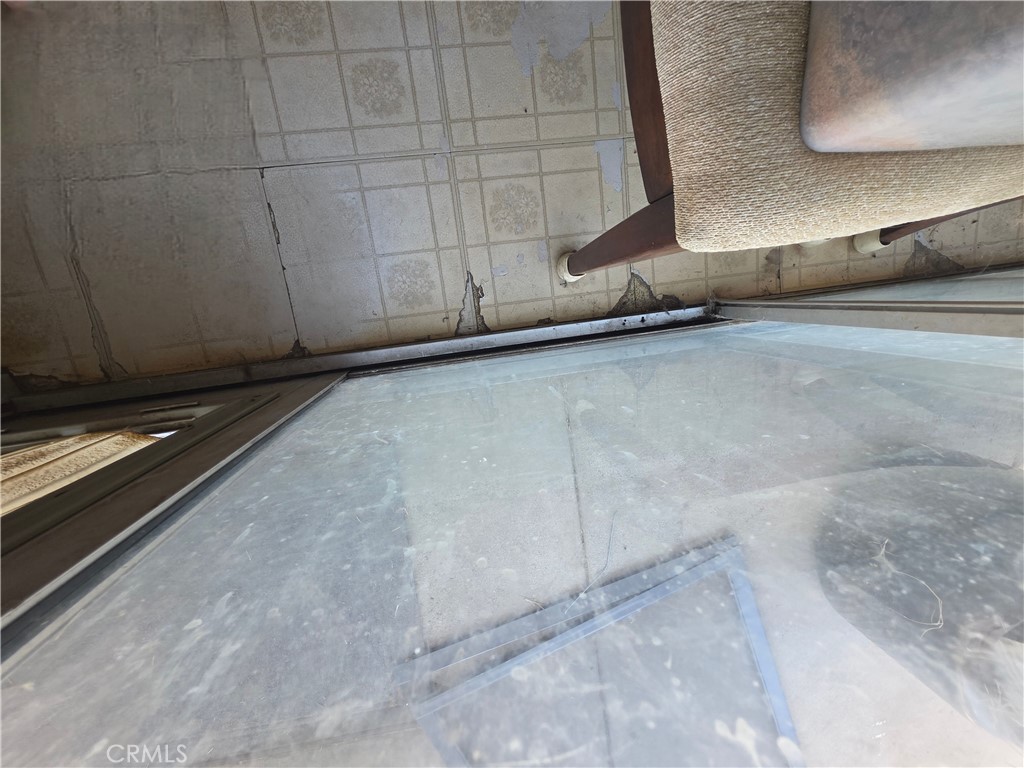 https://media.crmls.org/medias/f7d5396c-e7f2-4faf-8874-5cc03e07f0c9.jpg?preset=X-Large