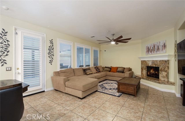 Detail Gallery Image 15 of 46 For 8004 Palm View Ln, Riverside,  CA 92508 - 6 Beds | 4/1 Baths