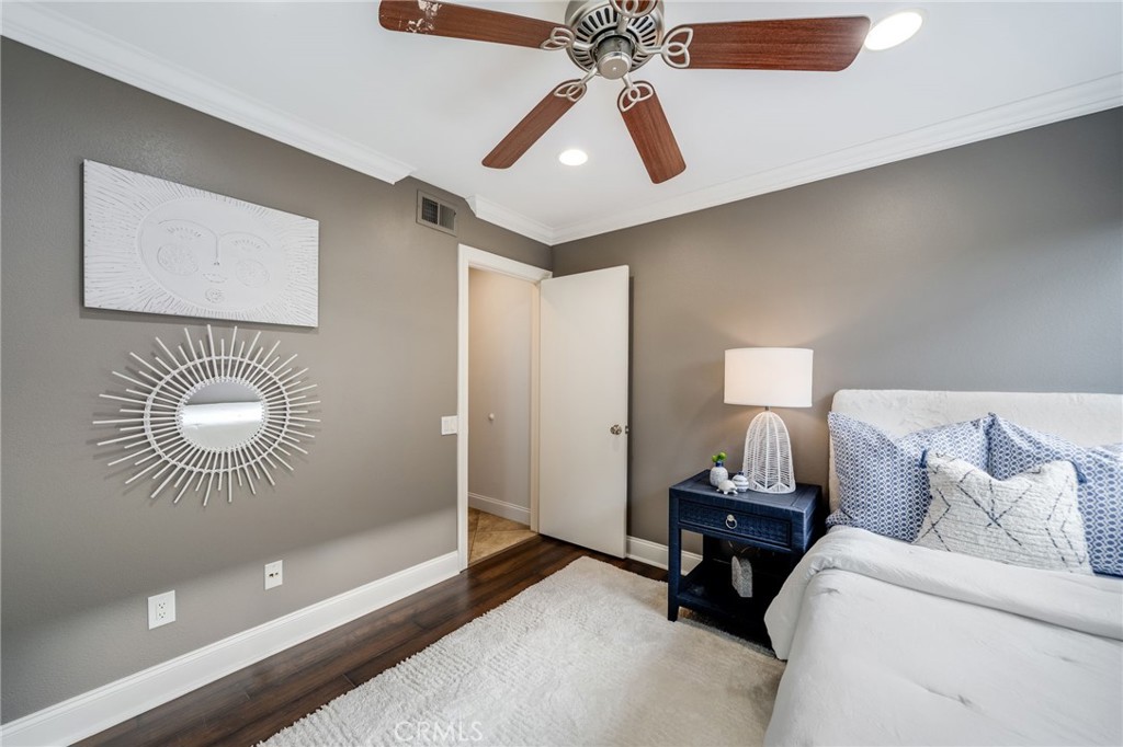 MLS #OC25163941 img 27