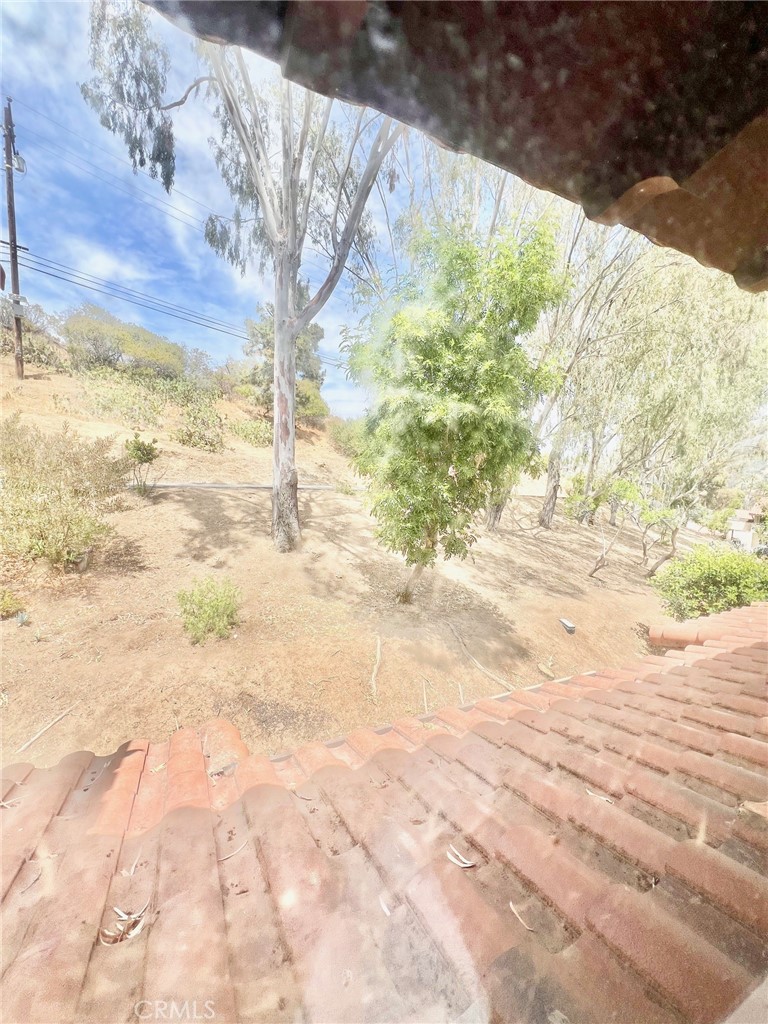 https://media.crmls.org/medias/f7d6bfc5-def4-470c-b71f-c228427bec01.jpg?preset=X-Large