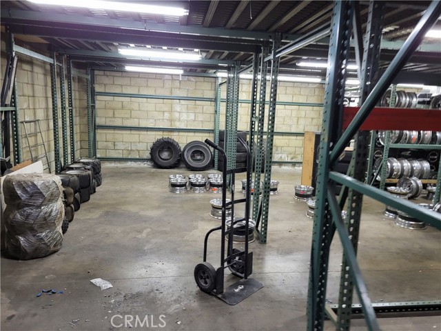 5747 Whittier, Los Angeles CA: https://media.crmls.org/medias/f7d71e00-09a4-4c69-8667-2f8c5eba8dd9.jpg