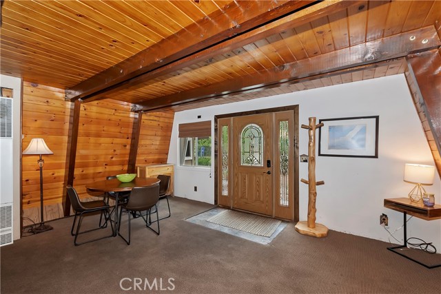 Detail Gallery Image 12 of 46 For 317 W Aeroplane Bld, Big Bear City,  CA 92314 - 4 Beds | 2 Baths