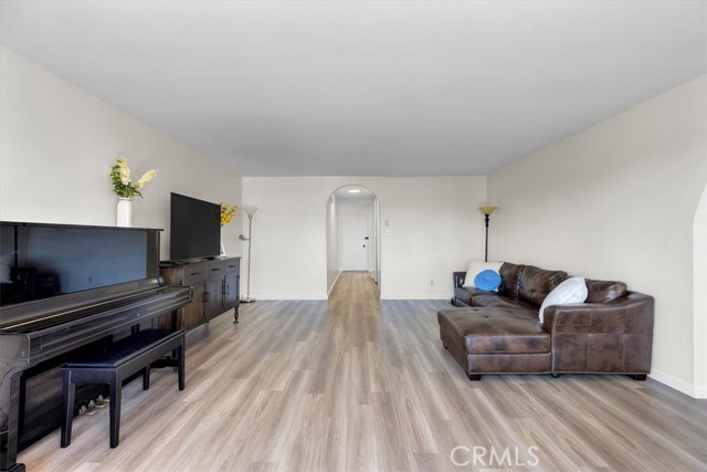 Detail Gallery Image 13 of 36 For 3609 E 2nd St #407,  Long Beach,  CA 90803 - 2 Beds | 2 Baths