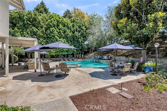 1656 Dunkirk Lane, Riverside CA: https://media.crmls.org/medias/f7d7a75d-6267-4a61-9124-1968f0aaee73.jpg
