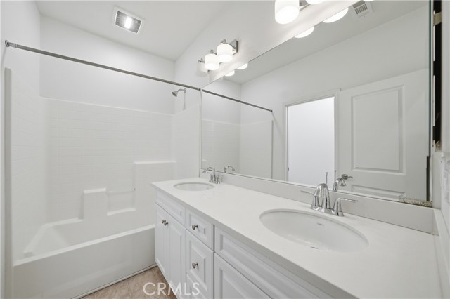 Detail Gallery Image 12 of 27 For 2830 E via Fiano, Ontario,  CA 91764 - 4 Beds | 2/1 Baths