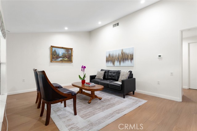 Detail Gallery Image 9 of 45 For 19204 Avenue of the Oaks, Newhall,  CA 91321 - 2 Beds | 1 Baths