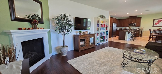 Detail Gallery Image 7 of 33 For 14915 Meadows Way, Corona,  CA 92880 - 3 Beds | 2/1 Baths