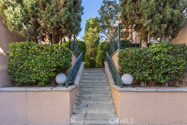 Detail Gallery Image 30 of 45 For 10 Bettoni Aisle, Irvine,  CA 92606 - 3 Beds | 2/1 Baths