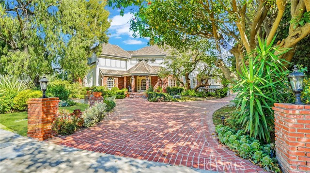 Detail Gallery Image 7 of 74 For 4548 Ellenboro, Woodland Hills,  CA 91364 - 4 Beds | 4/1 Baths