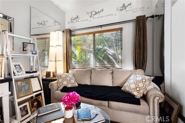 Detail Gallery Image 43 of 66 For 10626 Valley Spring #103,  Toluca Lake,  CA 91602 - 2 Beds | 2 Baths