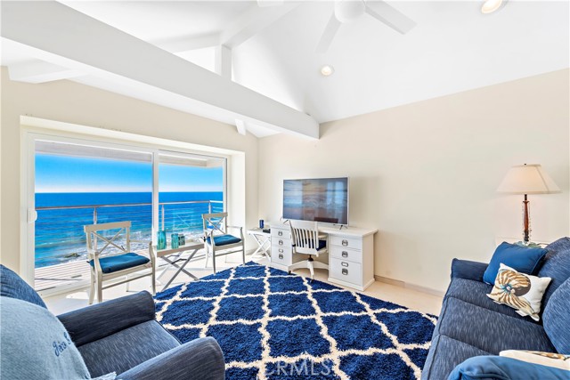 Detail Gallery Image 4 of 31 For 1051 Gaviota Dr, Laguna Beach,  CA 92651 - 2 Beds | 2 Baths