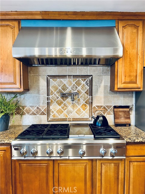 Detail Gallery Image 11 of 28 For 10317 Steven Pl, Chatsworth,  CA 91311 - 4 Beds | 2/1 Baths